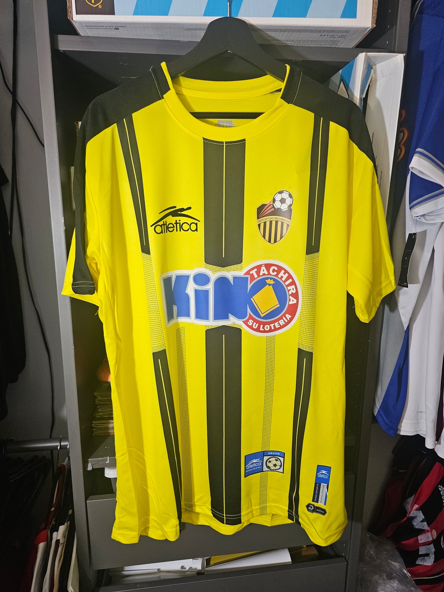 Tachira Remake atletica Retro .